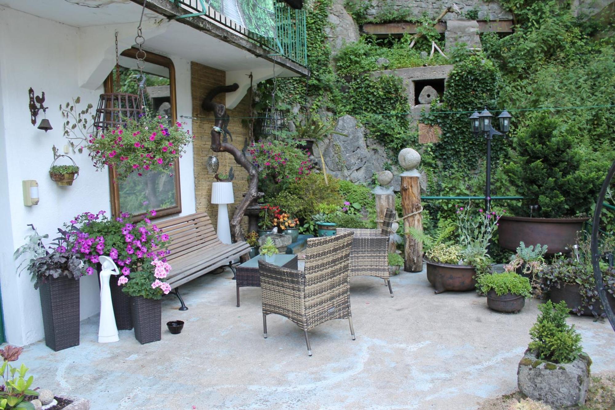 Studio Malou, Cuisine, Salle D'Eau, Terrasse Amenagee Olliergues Kültér fotó