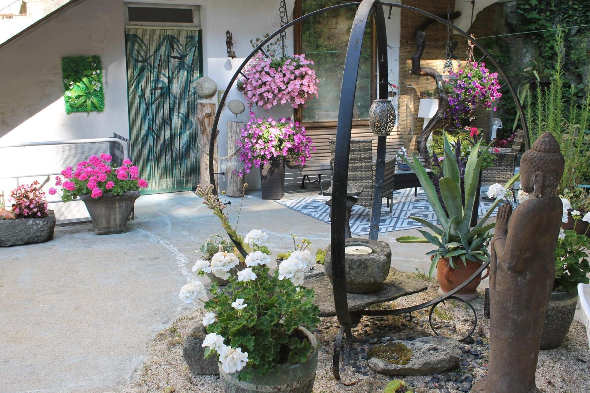 Studio Malou, Cuisine, Salle D'Eau, Terrasse Amenagee Olliergues Kültér fotó